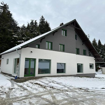 Madarasi Sportbazis Hotel Capilnita Exterior photo